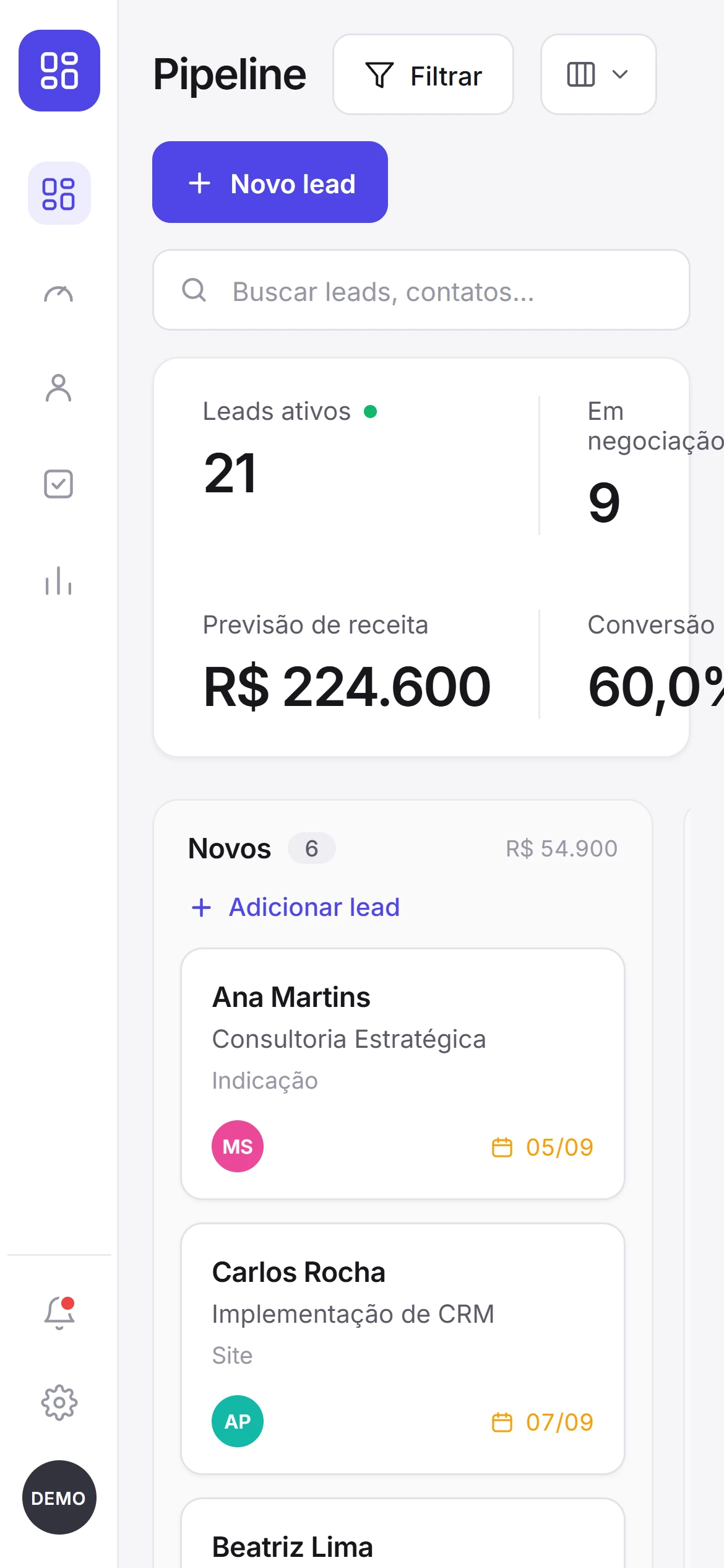 CRM aberto em tela de celular